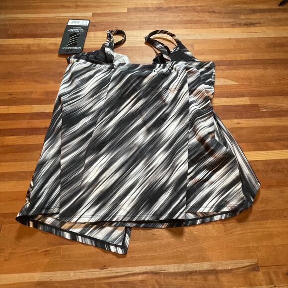 Miraclesuit  Warp Speed Love Knot Top Black/White 14DD retail $146 - Picture 8 of 12